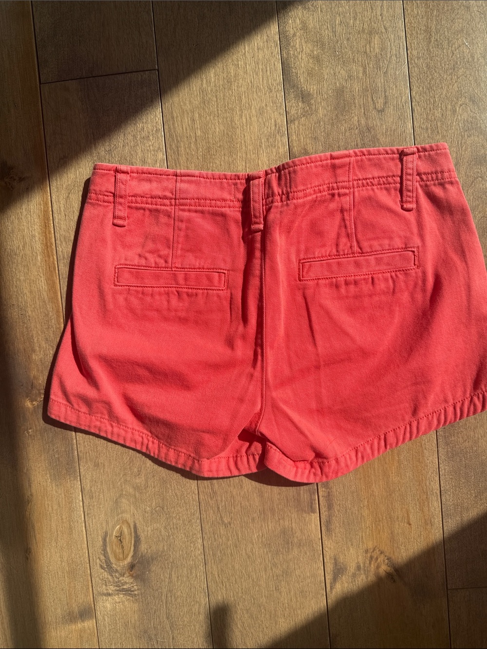 Women’s Abercrombie & Fitch Coral Casual Shorts - Picture 3 of 5